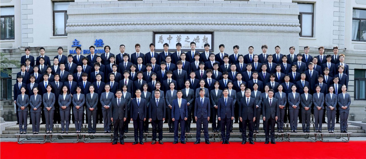 毛院士团队.jpg
